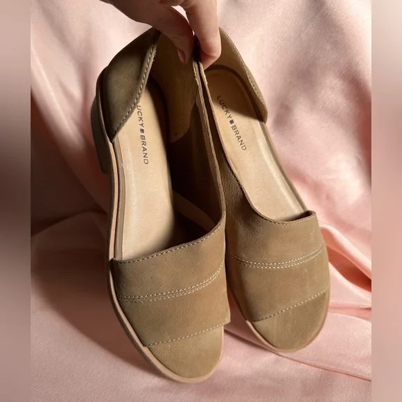 NWOT LUCKY BRAND SERKIE OPEN TOE SLIP ON SANDAL HEELS - Picture 2 of 12